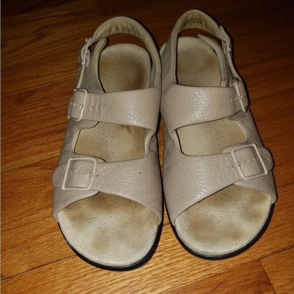 SAS Tan Leather Slingback Sandals - Picture 2 of 7